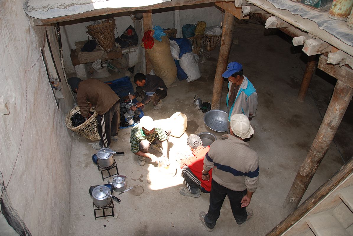 Mustang Lo Manthang 01 02-2 The Kitchen